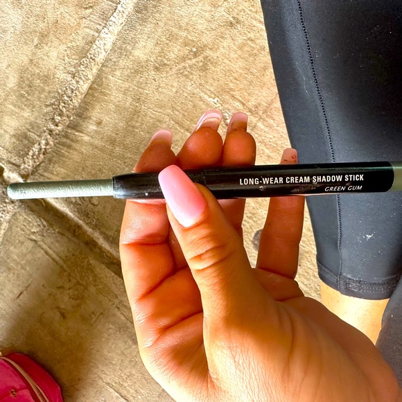 Caliglam Long wear Cream shadow stick Eyeshadow Pencil Color Green Gum - Picture 1 of 4